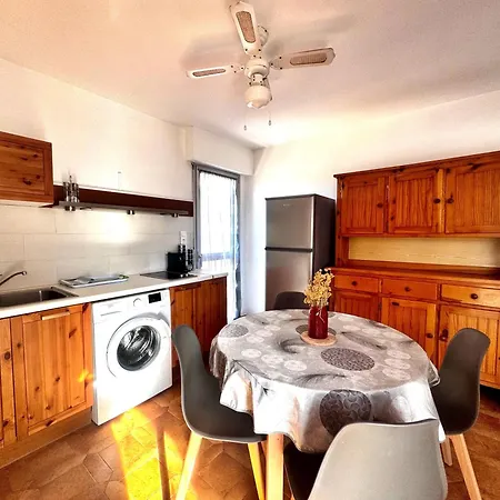 Апартаменты T2 A 1 Minute De La Кальви