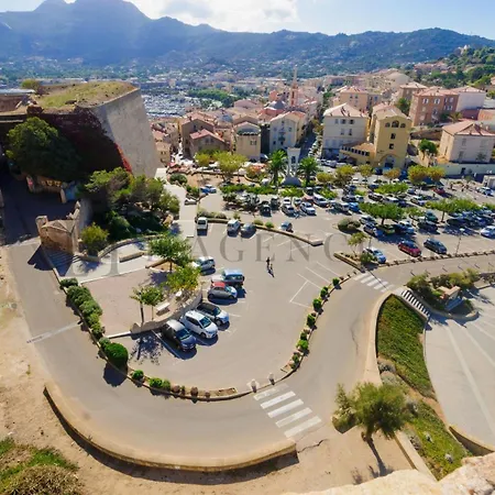 Апартаменты T2 A 1 Minute De La *